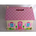 Bigjigs Toys Prenosný drevený domček pre bábiky - II. trieda